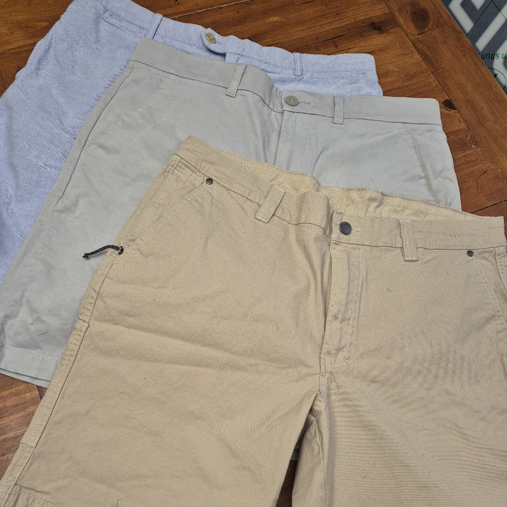 Men's Tan and Gray Shorts